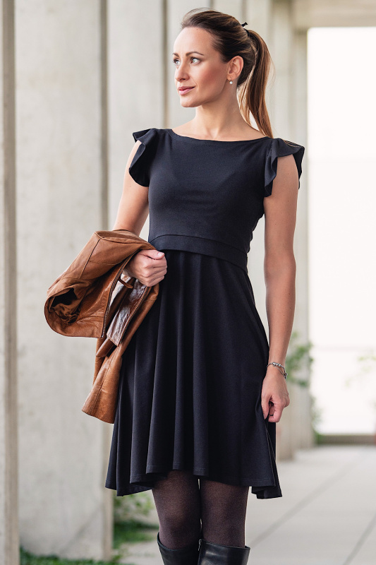 Krásná mamka Kojicí šaty Amalie BIO bavlna + modal black volánek Velikost: XL