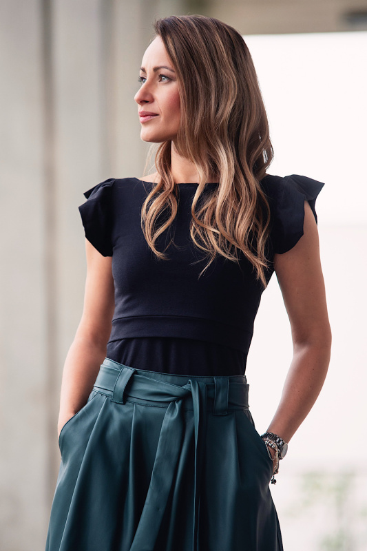 Krásná mamka Kojicí tričko volánky BAMBUS+BAVLNA black Velikost: L