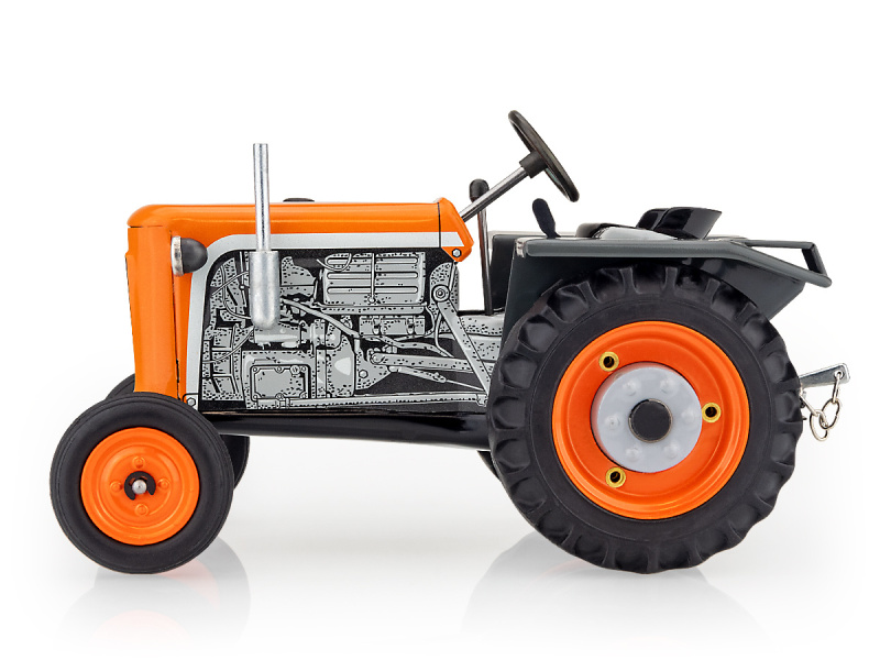 Traktor Ursus C-360 červený