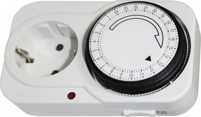 Zásuvka spínací mechanická Emos P5502