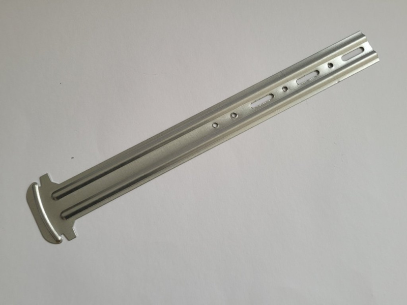 Tamadex Závěs CD krokvový štěrbinový Délka: 200 mm