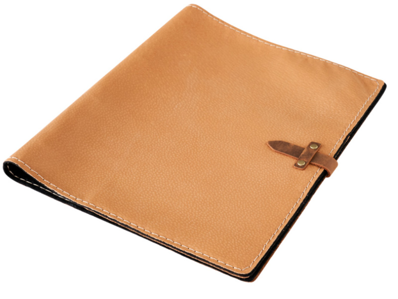 Šanon A4 s nýty - Ořechový