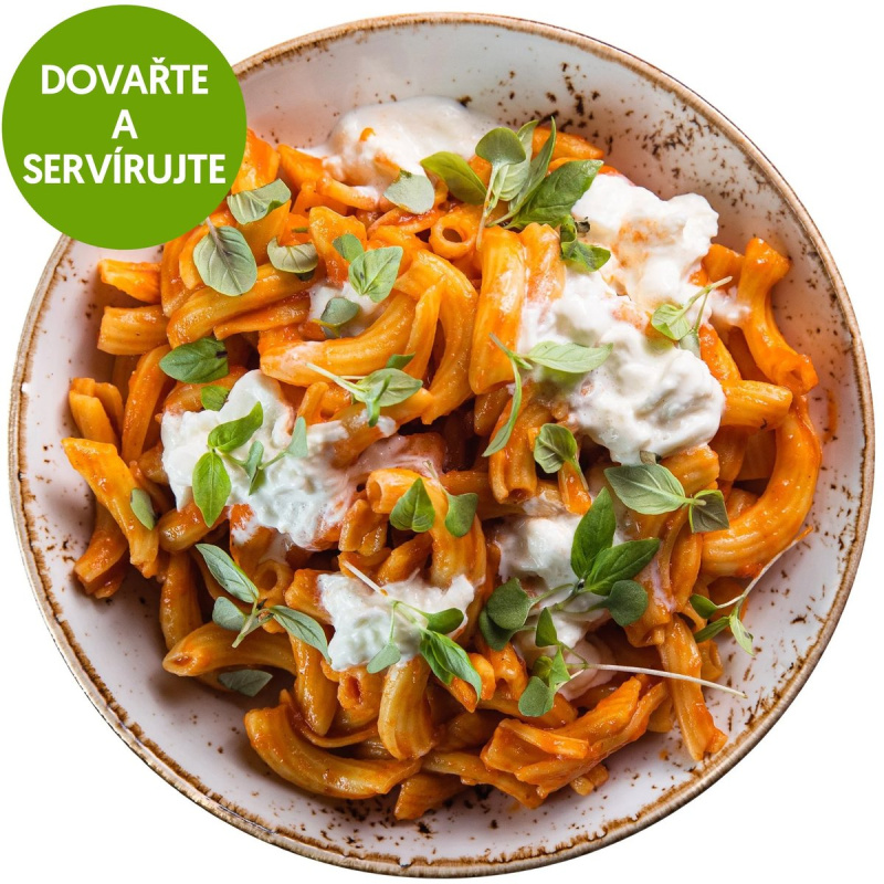 Rigatoni s rajčaty a sýrem stracciatella z Pasta Fresca