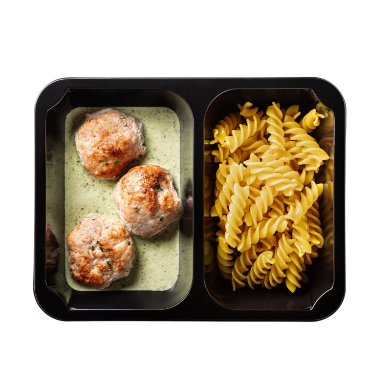 FitKitchen Fusilli ve smetanové omáčce, kuřecí kuličky s pestem