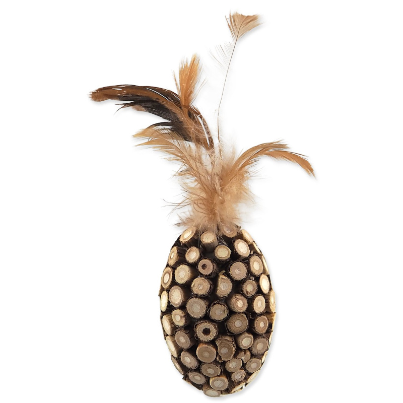 Hračka MAGIC CAT Natural Fun ovál s přírodními pírky a oblepené dřevem 14 cm