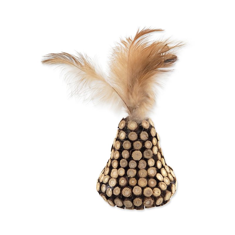 Hračka MAGIC CAT Natural Fun kužel s přírodními pírky a oblepené dřevem 13 cm