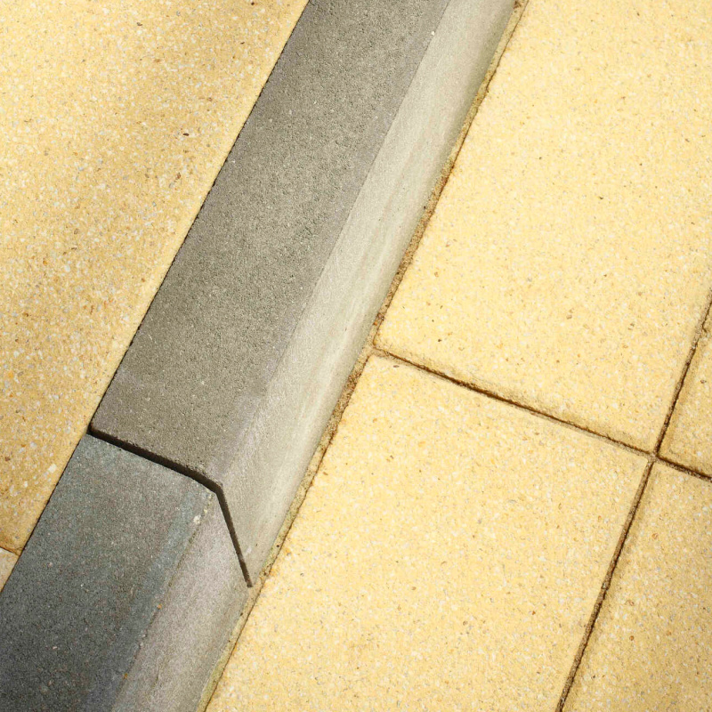 Obrubník betonový BEST LINEA II standard přírodní 80×1 000×250 mm