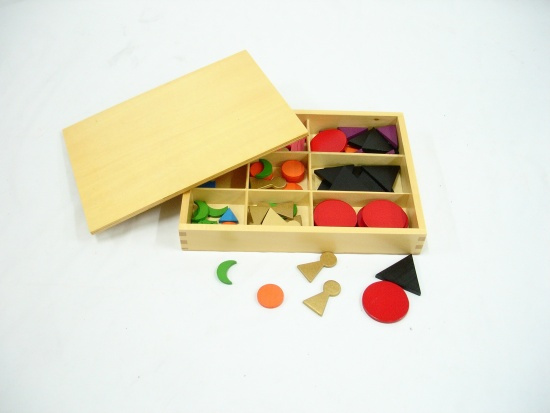 Dřevěné gramatické symboly s krabičkou Montessori