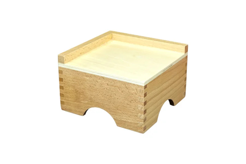 Moyo Montessori podstavec pod růžovou věž