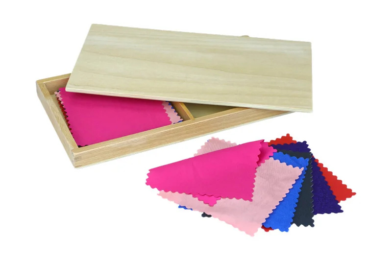 Krabička s látkami Montessori