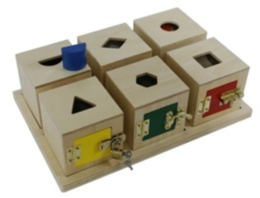 Boxy se zámky Montessori