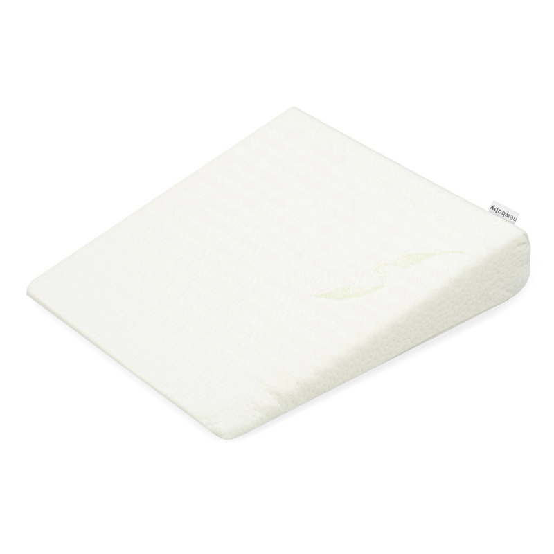 Kojenecký polštář – klín do kočárku NEW BABY Aloe vera 38 × 30 × 7 cm