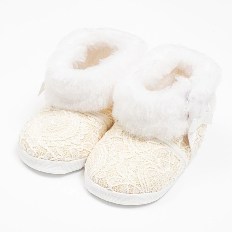 Kojenecké zimní krajkové capáčky New Baby béžové 3–6 měsíců