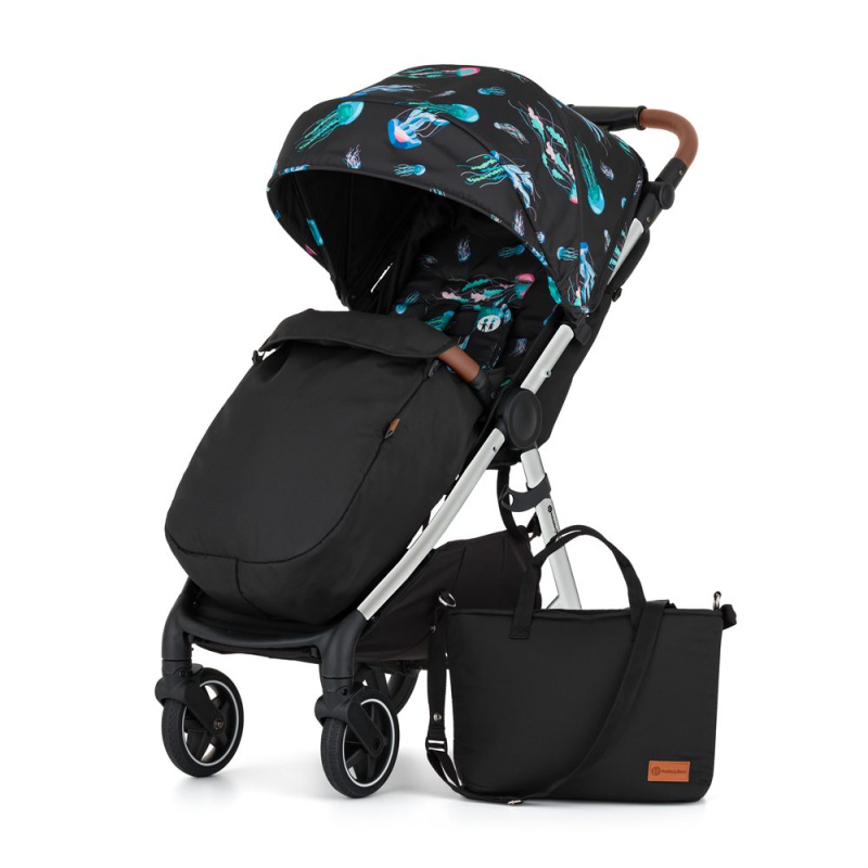 PETITE&MARS Kočárek sportovní Royal3 Black Limited100 Tattoo - PETITE&MARS Kočárek sportovní Royal3 Silver Limited100 Jellyfish