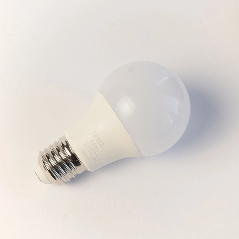 LED žárovka bulb 6W E27 3000K 640LM