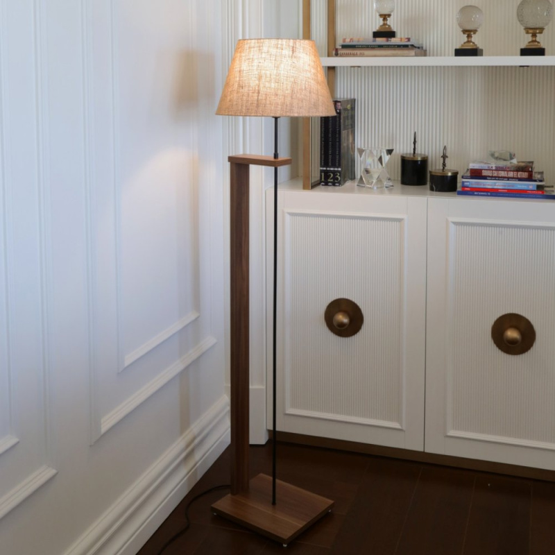 Dřevěná stojací lampa AYD-3128