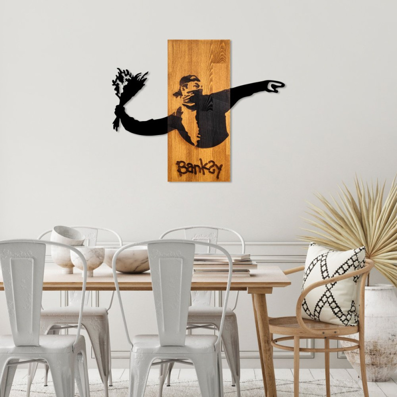 Dekorativní dřevěný doplněk na zeď Banksy - Flower Thrower