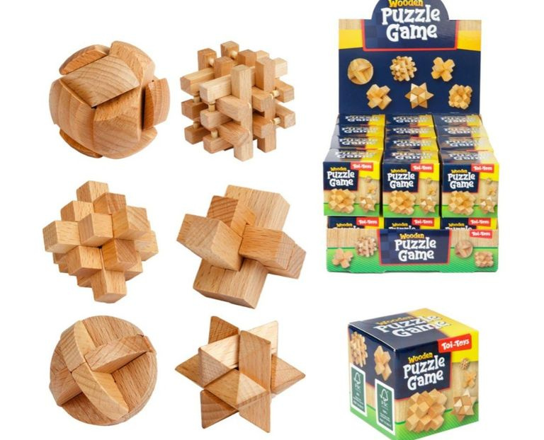 Dřevěné 3D hlavolamy – mix druhů v dárkové krabičce 5 × 5 cm