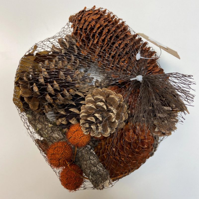 Mix sušených dekorací se šiškami v síťce, oranžová