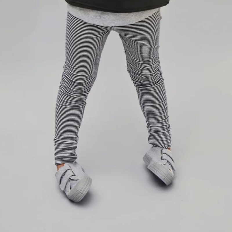 GRAY LABEL Legíny GOTS - Nearly Black - Cream Velikost: 9-10Y