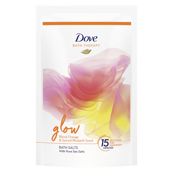 Dove Bath Therapy Glow sůl do koupele Blood Orange & Spiced Rhubarb 400 g