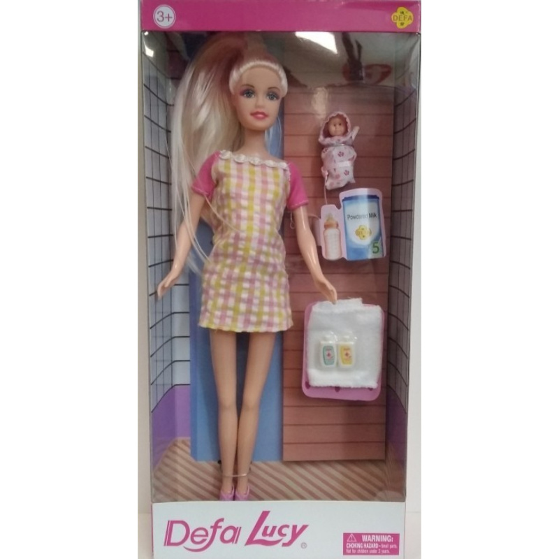 Panenka lucy máma a koupel miminka, defa