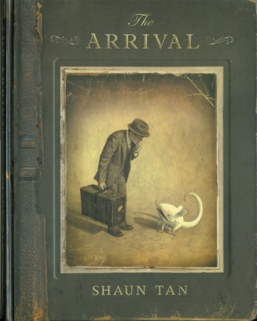 The Arrival - Shaun Tan - kniha z kategorie Beletrie pro děti