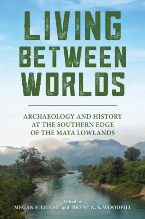 The University of Alabama Press Living Between Worlds