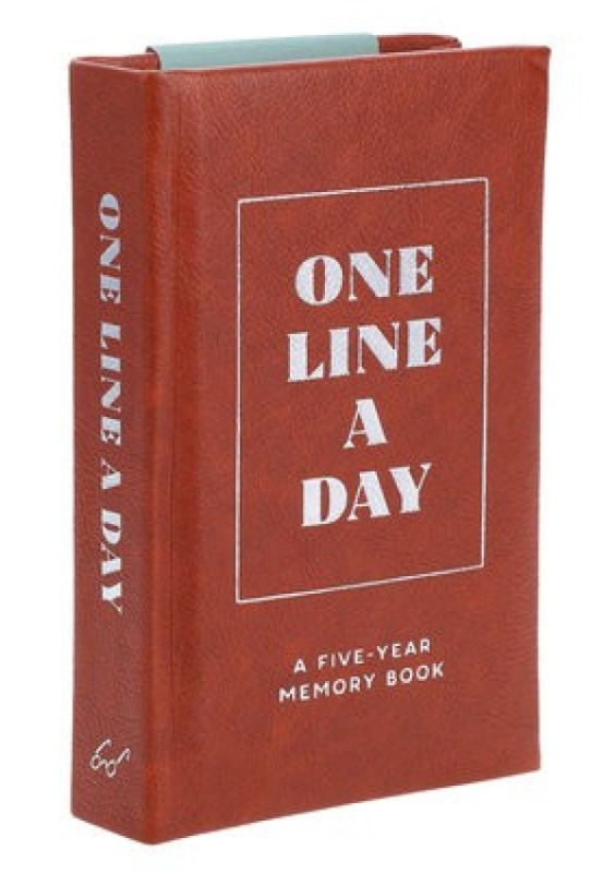 Luxe One Line a Day, A Five-Year Memory Book Chronicle Books