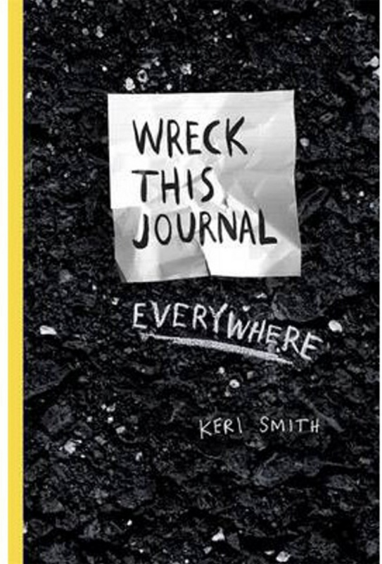 Wreck This Journal Everywhere - Keri Smith - kniha z kategorie Omalovánky, vystřihovánky, papír