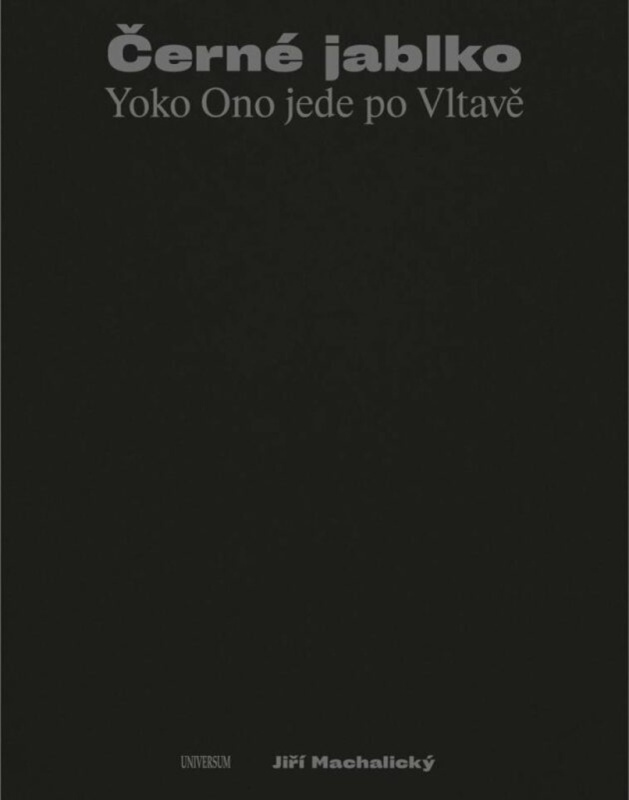 Černé jablko - Yoko Ono jede po Vltavě