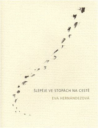 Šlépěje ve stopách na cestě